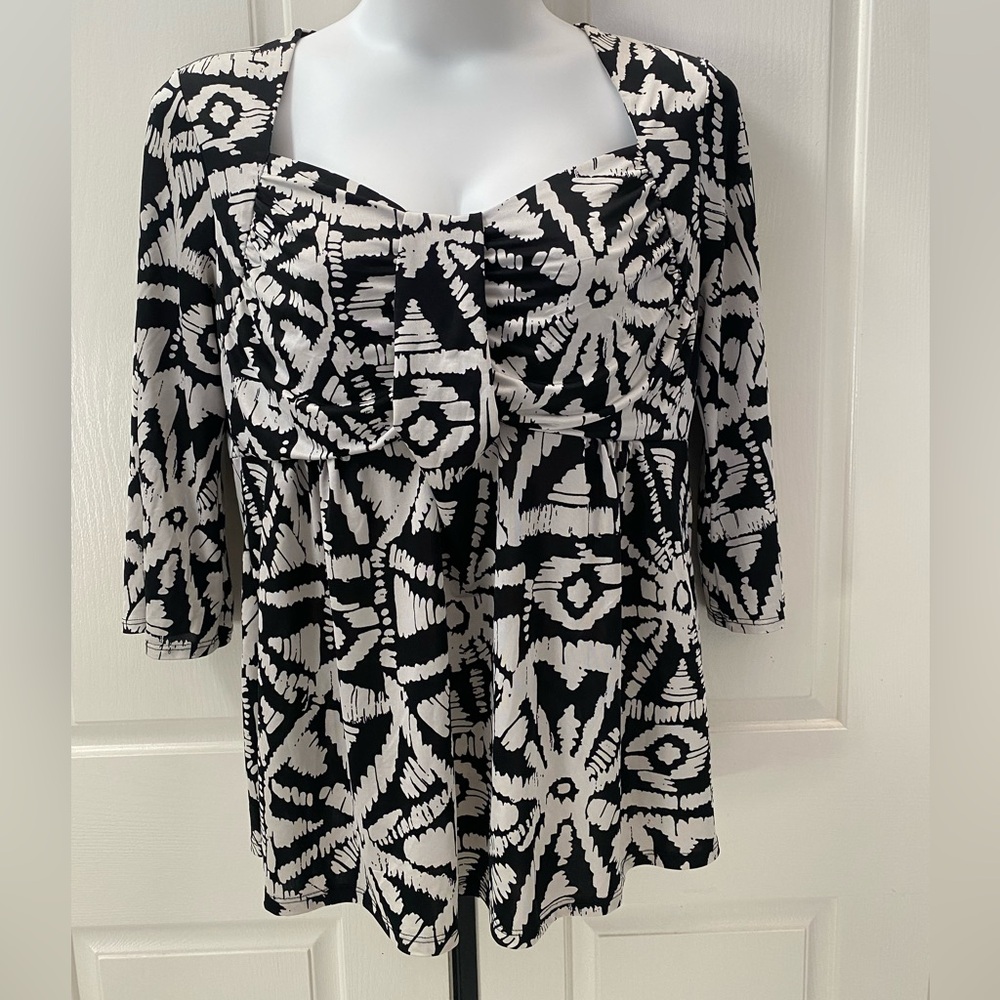 INC Black and White Patterned Top Plus Sz 2X?